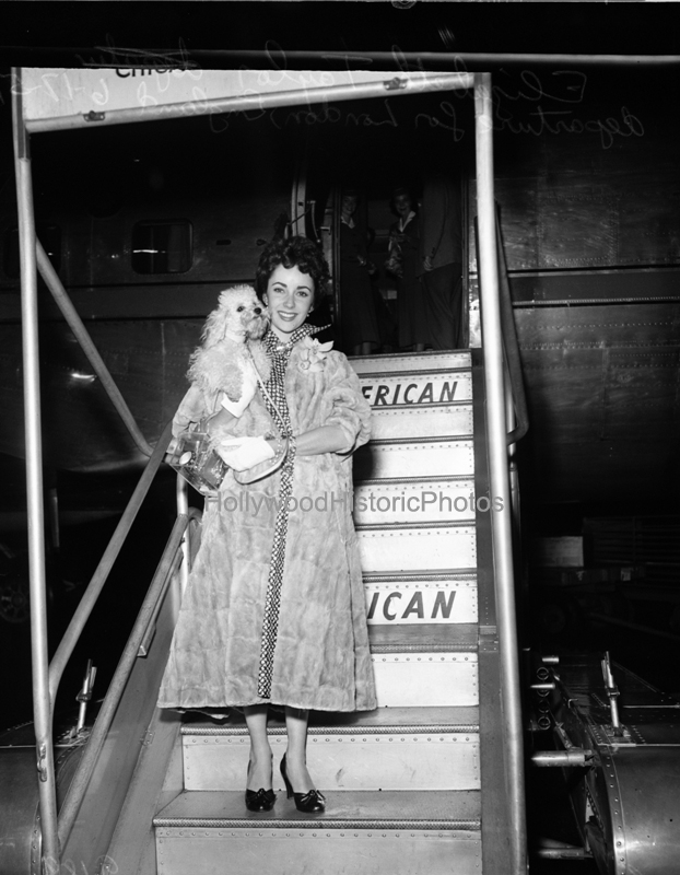 Liz Plane 1951 Leaving for England.jpg